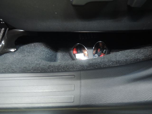 フォレスタネットワーク、シート下設置