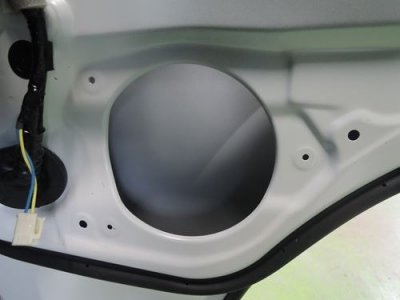 200系ハイエースワゴンスピーカー取付部