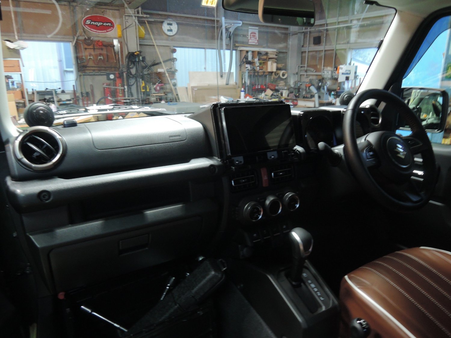 スズキジムニー　9インチナビ　スピーカー交換