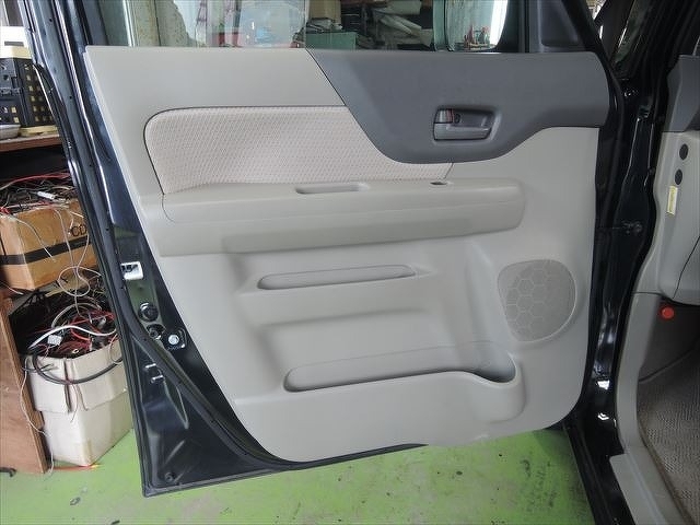 スズキ　スペイシアスピーカー交換ドア