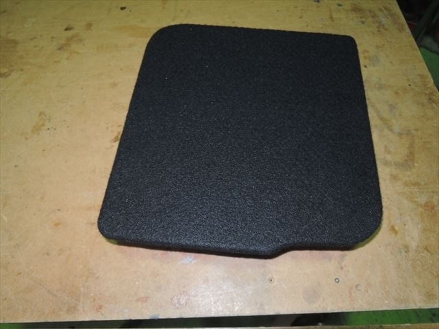 アークオーディオのLUS-800パワードウーハー台