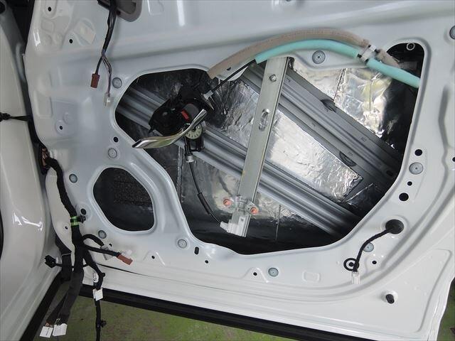 ドアパネルデッドニング