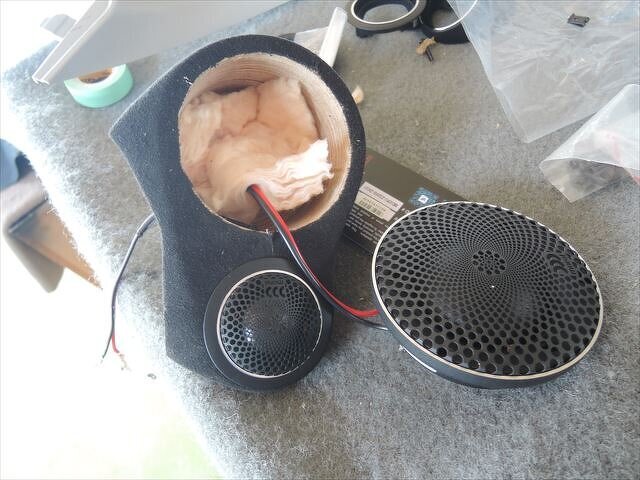 ツィーター、ミッドレンジカップの仕上スピーカー取付