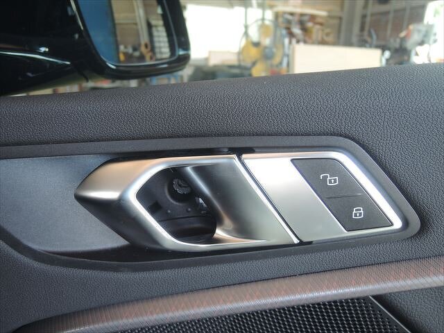 ドア開閉取手のネジ