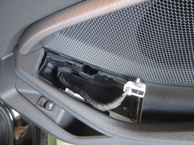 ウインドースイッチに一箇所のネジ