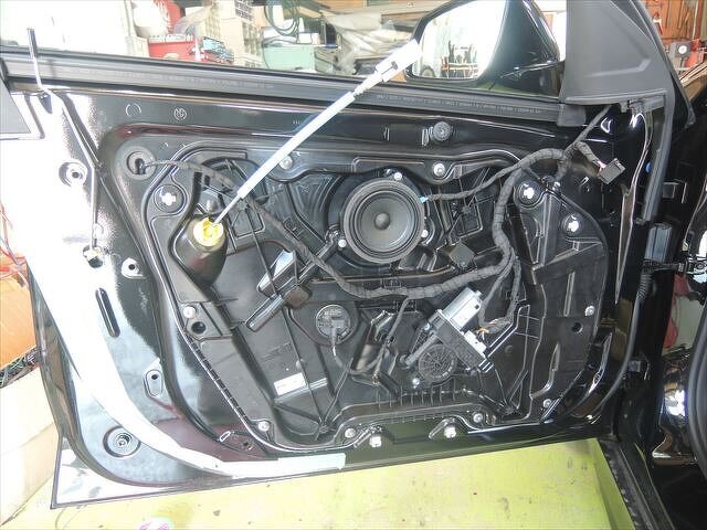 BMW１ドアトリム外したところ