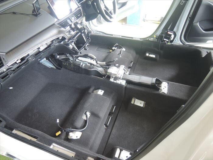 アコードハイブリッドフロントシート取り外し