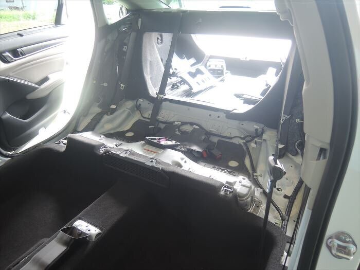 アコードハイブリッドリアシート取り外し