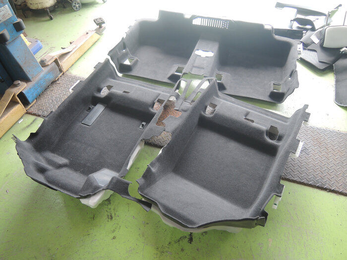 アコードハイブリッド取り外ししたフロアーカーペット