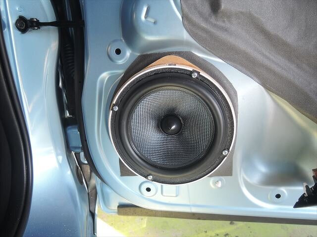 バッフルの取付とAX165ウーハーの取付