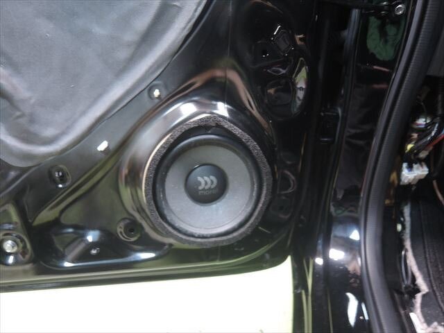 モレルTEMPOウルトラのウーハー取付