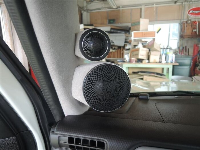 スズキハスラー　ツィーターとミッドレンジ取付ピラー２ウエイ