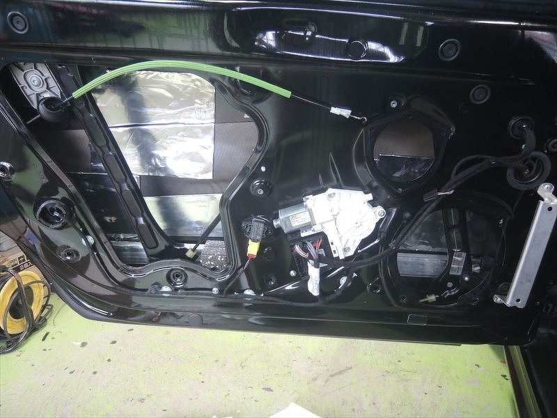 アウディTT　ドアデッドニング