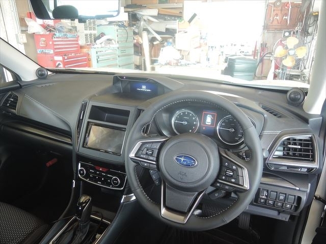 フォレスタ　ダッシュボードにSX165ツィーター取付