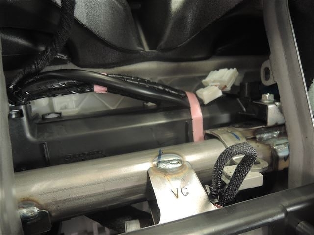 スバルの20ピンコネクター、アンテナコネクター