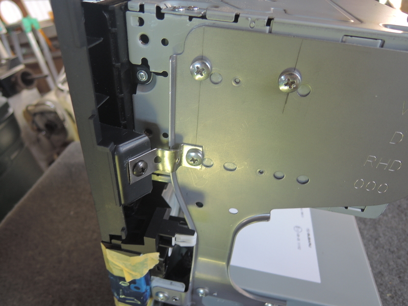 取り付けする穴を開け直し