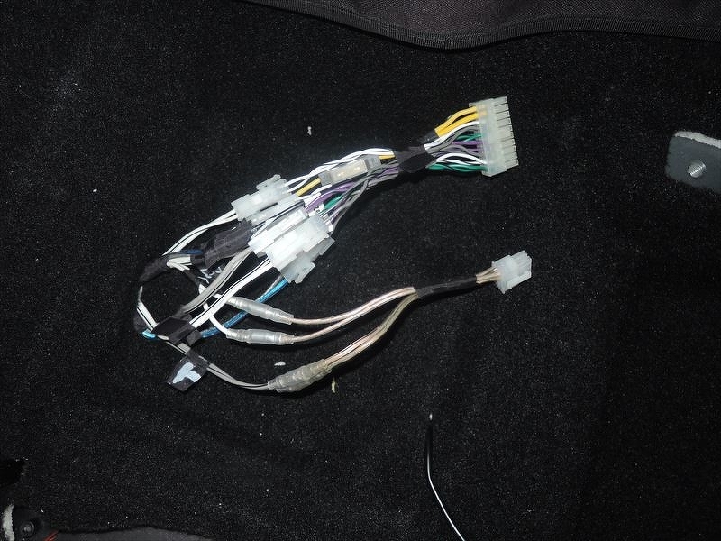 BMWミニ　DSPアンプ取付配線加工