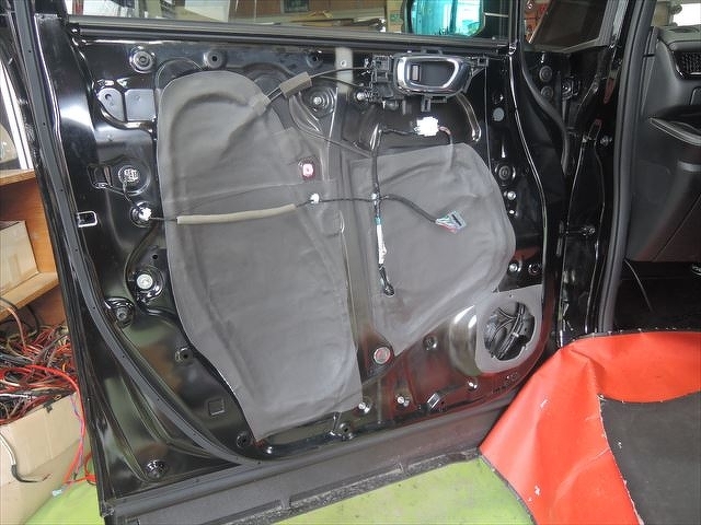 ホンダステップワゴンデッドニング