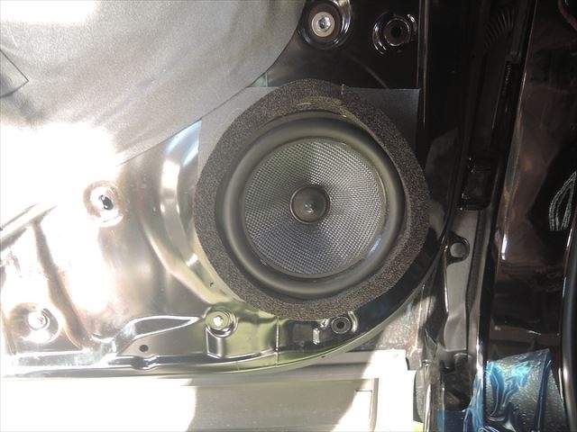 スピーカーの固定とエプトシーラー
