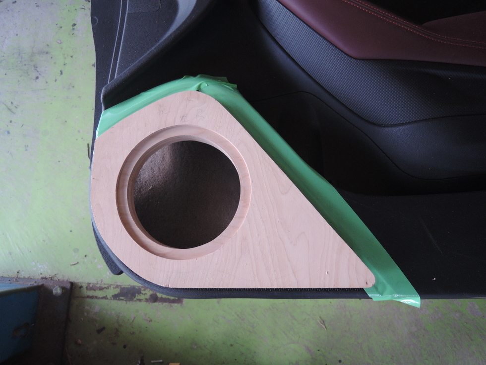 ドアスピーカーのアウターバッフル