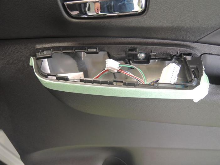 デリカミニドアスイッチパネル取り外し