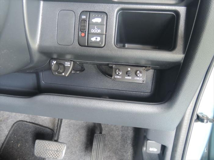 URC-3のコントローラー