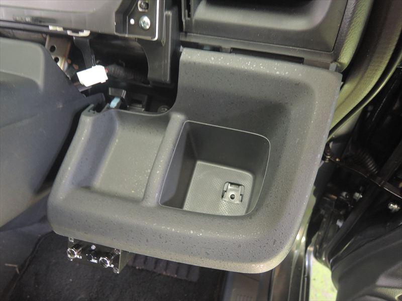 URC3コントローラー取り付け